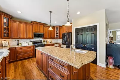 18 Laurel Ct, Branchburg Township, NJ 08876 - Photo 15