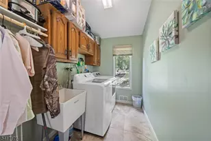 220 Horseshoe Rd, Berkeley Heights Township, NJ 07922 - Photo 3