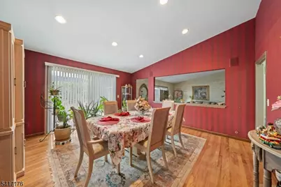 220 Horseshoe Rd, Berkeley Heights Township, NJ 07922 - Photo 13