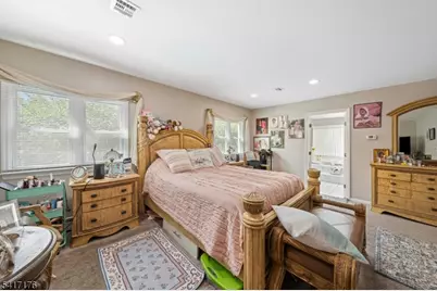 220 Horseshoe Rd, Berkeley Heights Township, NJ 07922 - Photo 5