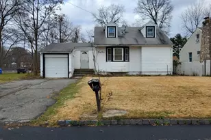 33 Riveredge Dr, Fairfield, NJ 07004 - Photo 1