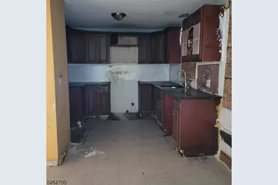 33 Riveredge Dr, Fairfield, NJ 07004 - Photo 11