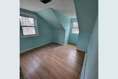 33 Riveredge Dr, Fairfield, NJ 07004 - Photo 19