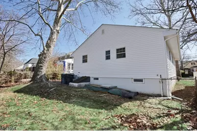 133 E Church St, Bergenfield, NJ 07621 - Photo 29