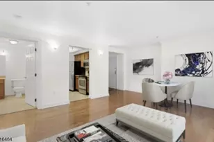 7 Prospect St, Morristown, NJ 07960 - Photo 3