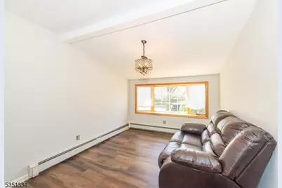 53 Laurel Dr, Wayne, NJ 07470 - Photo 13