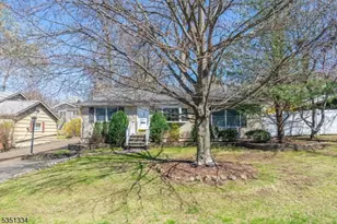 53 Laurel Dr, Wayne, NJ 07470 - Photo 3