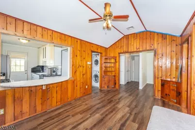 53 Laurel Dr, Wayne, NJ 07470 - Photo 9