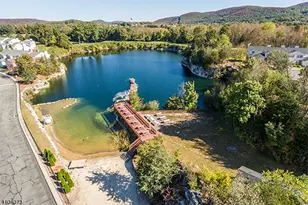 56 Portsmouth Ct, Hamburg, NJ 07419 - Photo 13