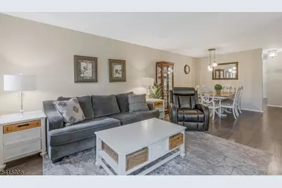 102 Clark Cir, Raritan Township, NJ 08822 - Photo 7