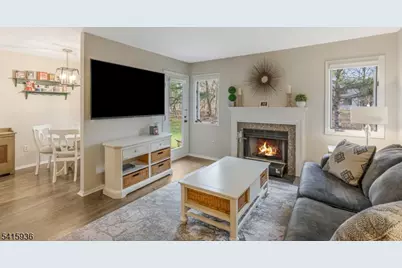 102 Clark Cir, Raritan Township, NJ 08822 - Photo 9