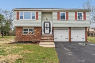 87 Lynnfield Terrace, Lopatcong Township, NJ 08865 - Photo 1