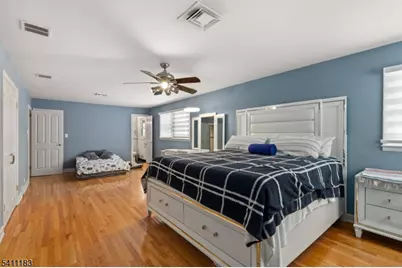 27 Viewpoint Rd, Wayne, NJ 07470 - Photo 15