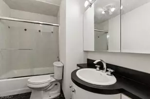 27 Viewpoint Rd, Wayne, NJ 07470 - Photo 11