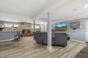 27 Viewpoint Rd, Wayne, NJ 07470 - Photo 21