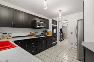 27 Viewpoint Rd, Wayne, NJ 07470 - Photo 9