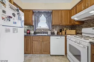 262 Spruce Ct, Raritan Township, NJ 08822 - Photo 13