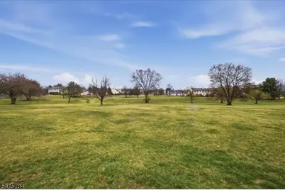 262 Spruce Ct, Raritan Township, NJ 08822 - Photo 23