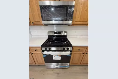 32 Columbus Dr, Franklin Township, NJ 08823 - Photo 9