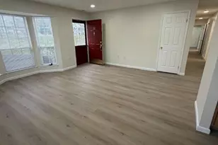 32 Columbus Dr, Franklin Township, NJ 08823 - Photo 5