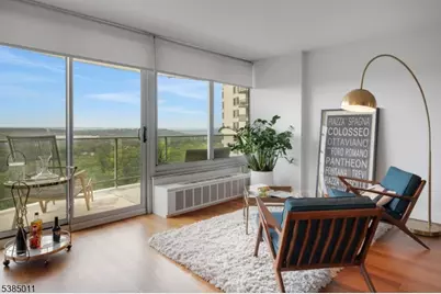 1 Claridge Dr #723, Verona, NJ 07044 - Photo 3