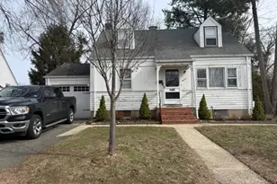 28-27 Sheridan Pl, Fair Lawn, NJ 07410 - Photo 1