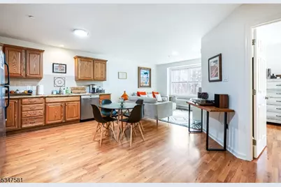 4 Centennial Av #E, Cranford Township, NJ 07016 - Photo 7