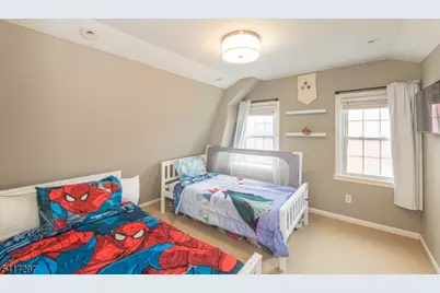 9 N Hillside Ave, Chatham, NJ 07928 - Photo 15