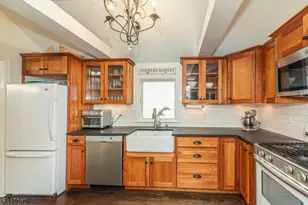 9 N Hillside Ave, Chatham, NJ 07928 - Photo 7