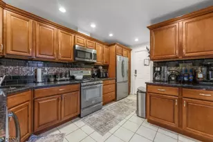 83 Village Rd, Pequannock Township, NJ 07444 - Photo 9