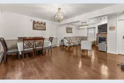 83 Village Rd, Pequannock Township, NJ 07444 - Photo 5