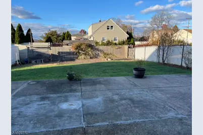 17B Garden Dr, Elmwood Park, NJ 07407 - Photo 23