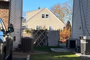 17B Garden Dr, Elmwood Park, NJ 07407 - Photo 25