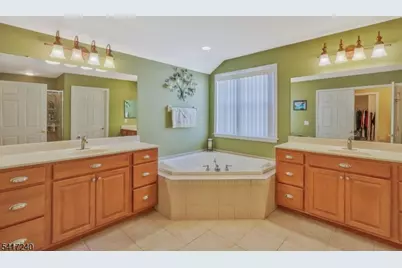 4 Elm Dr, Clinton Township, NJ 08809 - Photo 37