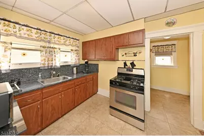 99 Christie St, Ridgefield, NJ 07660 - Photo 15