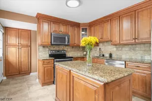 35 Marudy Dr, Clinton, NJ 08809 - Photo 9