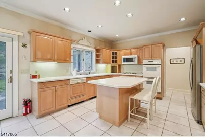 111 Chopin Dr, Wayne, NJ 07470 - Photo 15