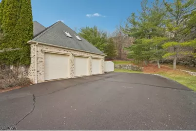 111 Chopin Dr, Wayne, NJ 07470 - Photo 39