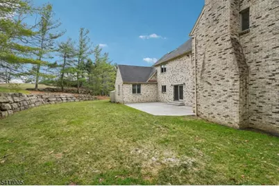 111 Chopin Dr, Wayne, NJ 07470 - Photo 35