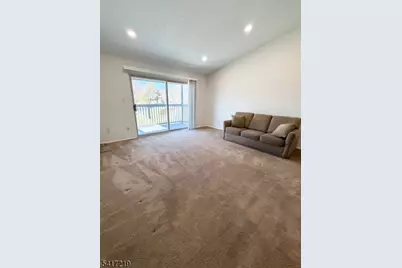 189 Drake Ln, Roxbury Township, NJ 07852 - Photo 5