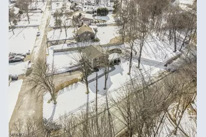 144 Chamberlain Rd, Jefferson Township, NJ 07438 - Photo 3