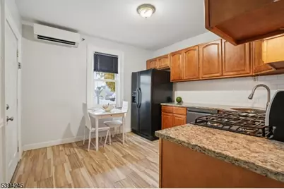 648 Myrtle St, Elizabeth, NJ 07202 - Photo 9