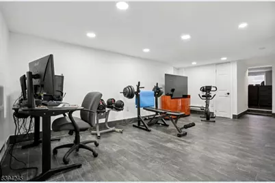 648 Myrtle St, Elizabeth, NJ 07202 - Photo 35