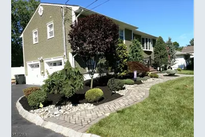 25 Kent Pl, Clark Township, NJ 07066 - Photo 3