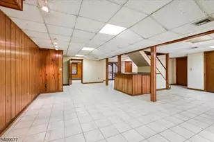 38 Hunters Cir, Tewksbury Township, NJ 08833 - Photo 29