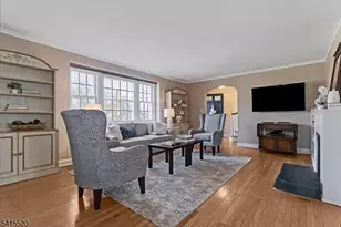 241 Evergreen Ct, Mountainside, NJ 07092 - Photo 5