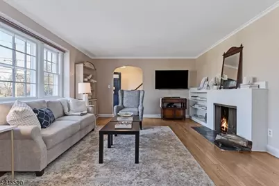 241 Evergreen Ct, Mountainside, NJ 07092 - Photo 3