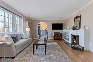 241 Evergreen Ct, Mountainside, NJ 07092 - Photo 3