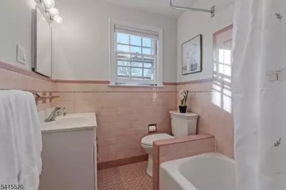 241 Evergreen Ct, Mountainside, NJ 07092 - Photo 15