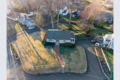 241 Evergreen Ct, Mountainside, NJ 07092 - Photo 25